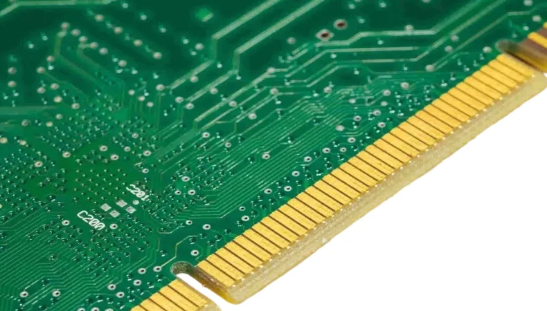 Soorten gouden contactpunten op printplaten: standaard, gesegmenteerd, getrapt en lange-korte varianten voor verschillende connectortoepassingen.
