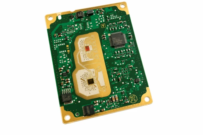 Radar auto Rogers PCB